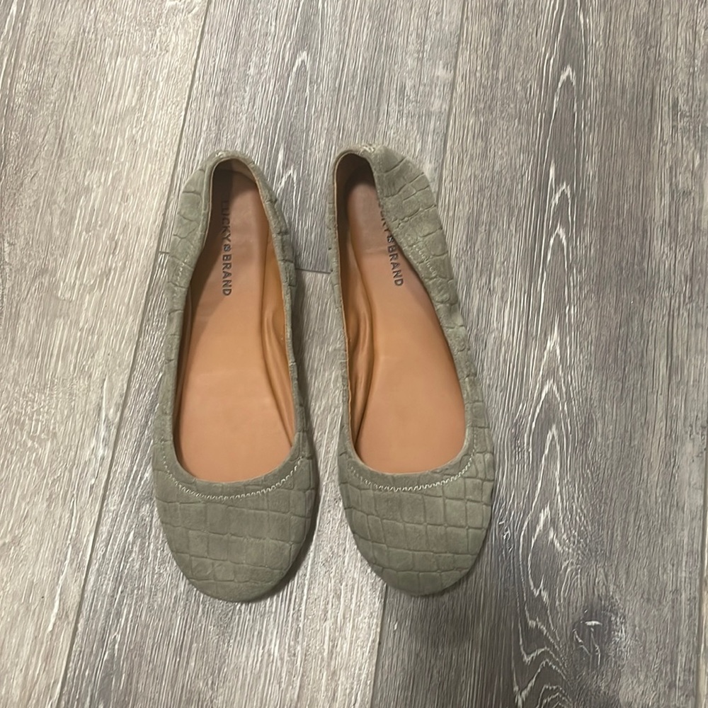 Lucky flats
